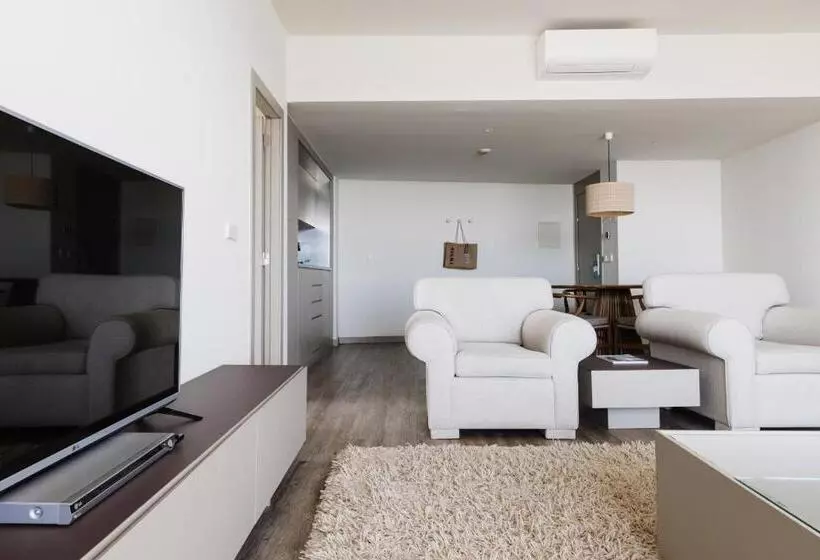 2 Bedrooms Suite Sea View, Memmo Baleeira   Design Hotels