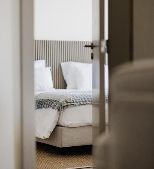 2 Bedrooms Suite Sea View, Memmo Baleeira   Design Hotels