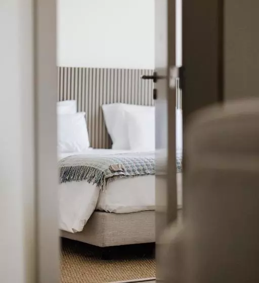 2 Bedrooms Suite Sea View, Memmo Baleeira   Design Hotels