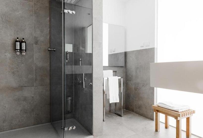 2 Bedrooms Suite Sea View, Memmo Baleeira   Design Hotels