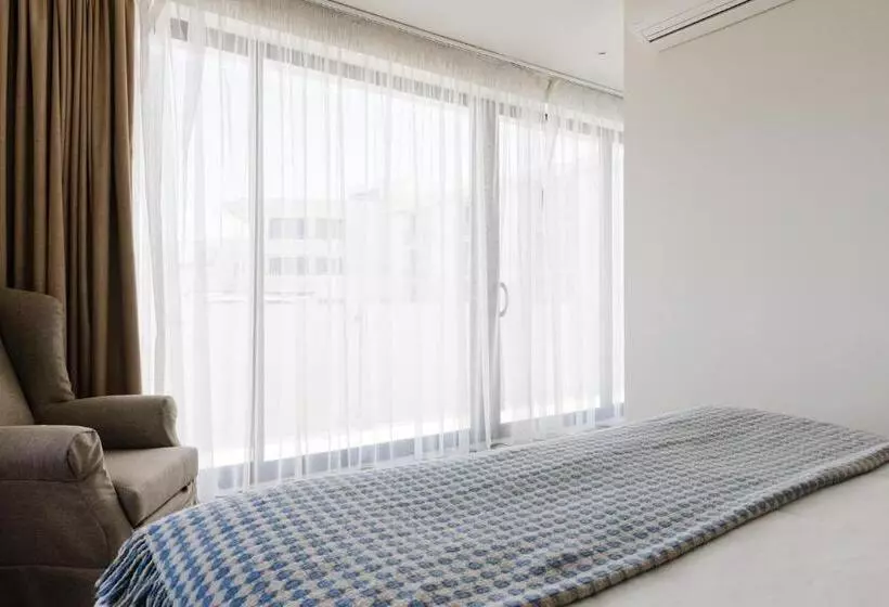 2 Bedrooms Suite Sea View, Memmo Baleeira   Design Hotels