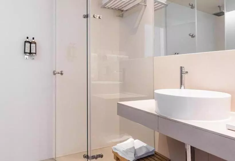 2 Bedrooms Suite Sea View, Memmo Baleeira   Design Hotels