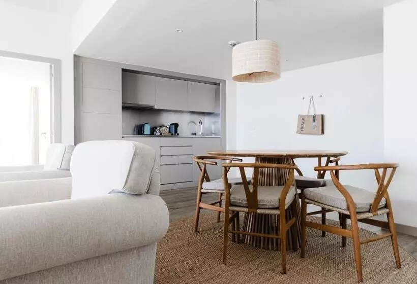 2 Bedrooms Suite Sea View, Memmo Baleeira   Design Hotels