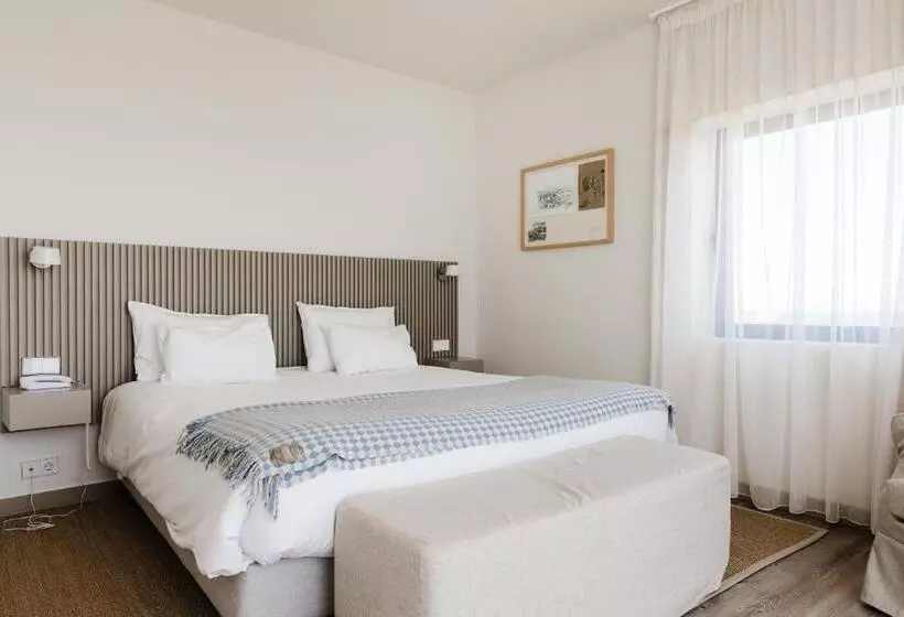 2 Bedrooms Suite Sea View, Memmo Baleeira   Design Hotels
