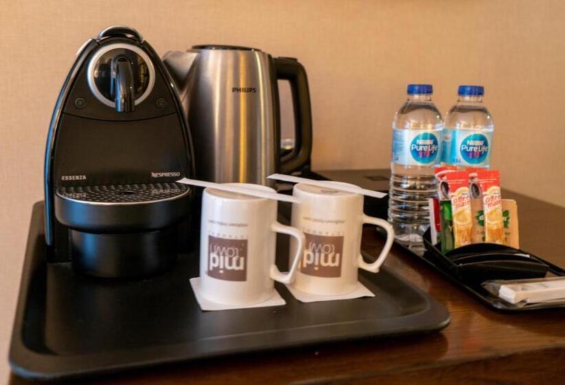 اتاق لوکس خانوادگی, Midtown