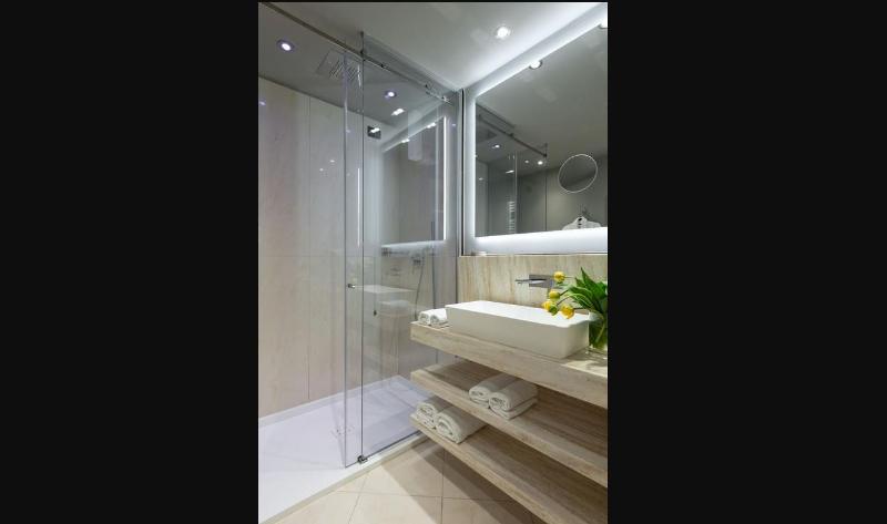 اتاق لوکس, Milano & Spas