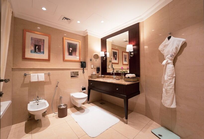 Junior Suite, Millennium Hotel Doha