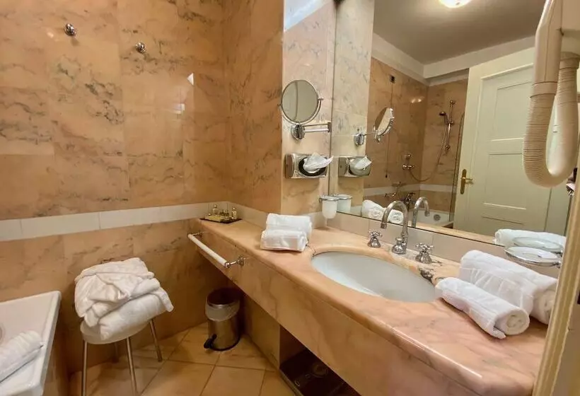 اتاق استاندارد با بالکن, Miramonti Majestic Grand