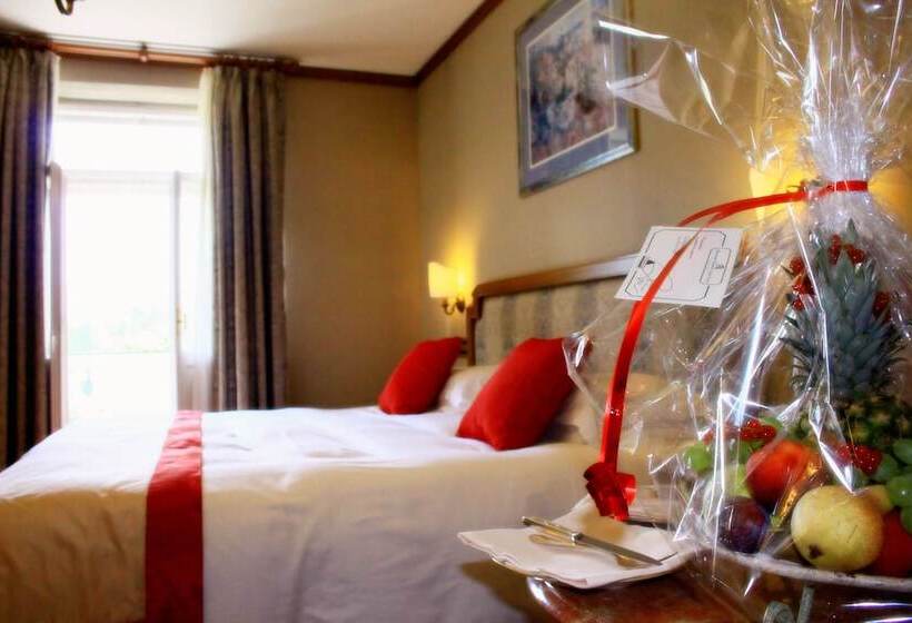 غرفة قياسية مزوَّدة بشُرفة, Miramonti Majestic Grand