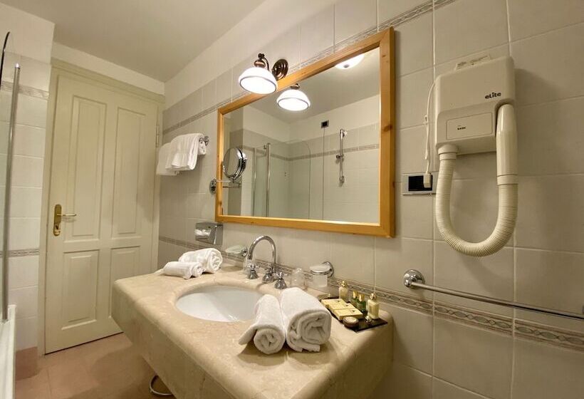 Номер Superior с Балконом, Miramonti Majestic Grand