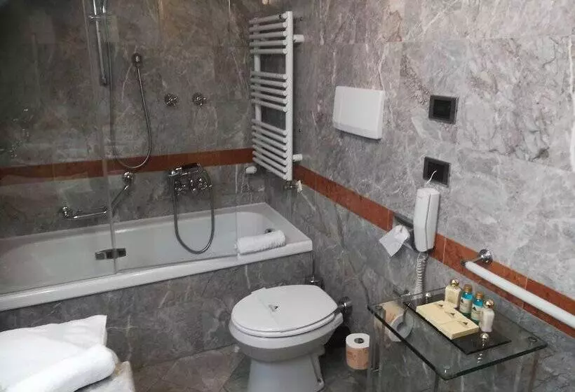 سوییت جونیور اجرایی, Miramonti Majestic Grand