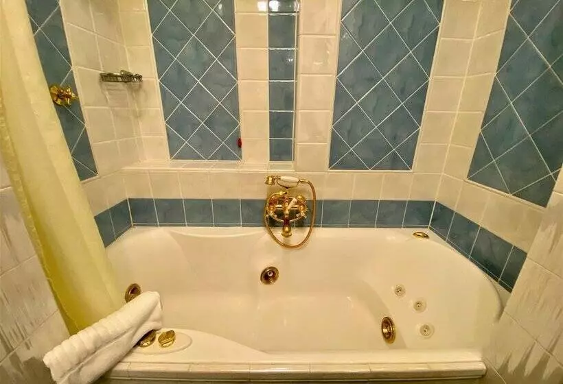 سوییت جونیور اجرایی, Miramonti Majestic Grand