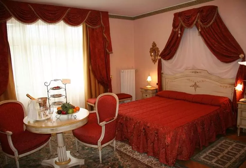 سوئیت جونیور با چشم‌انداز کوهستان, Miramonti Majestic Grand