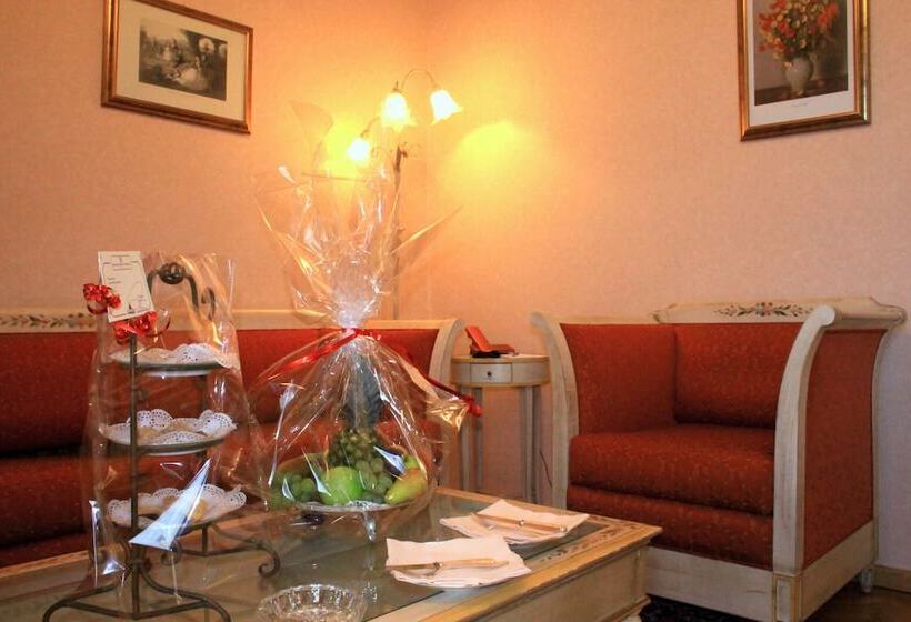 جناح جونيور مطل على الجبل, Miramonti Majestic Grand