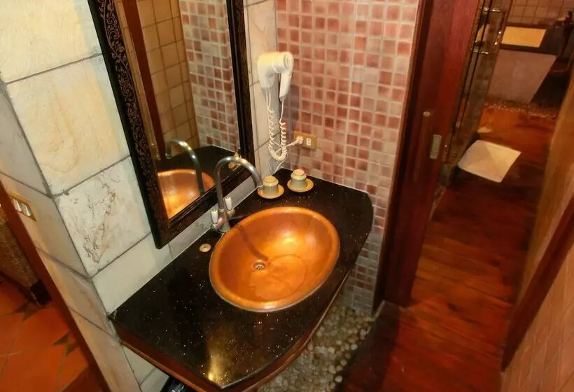 سوییت جونیور, Montien House Sha Plus
