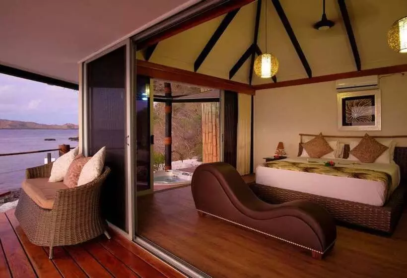 ویلای لوکس 1 خوابه, Nanuya Island Resort