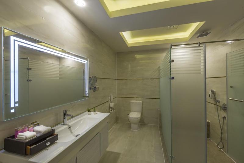 اتاق استاندارد با چشمانداز استخر, Pickalbatros Aqua Blu Sharm El Sheikh