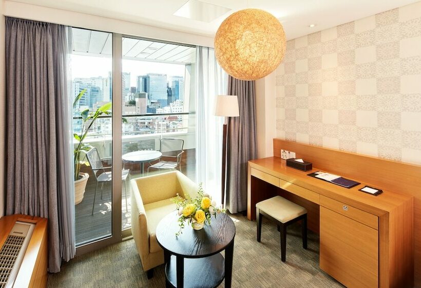 חדר משפחתי, Pj Myeongdong