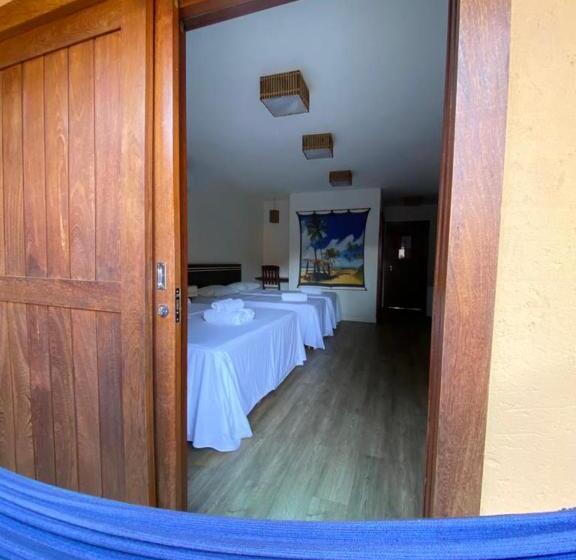 غرفة قياسية رباعية مزودة بشُرفة, Pousada Vila Do Dengo