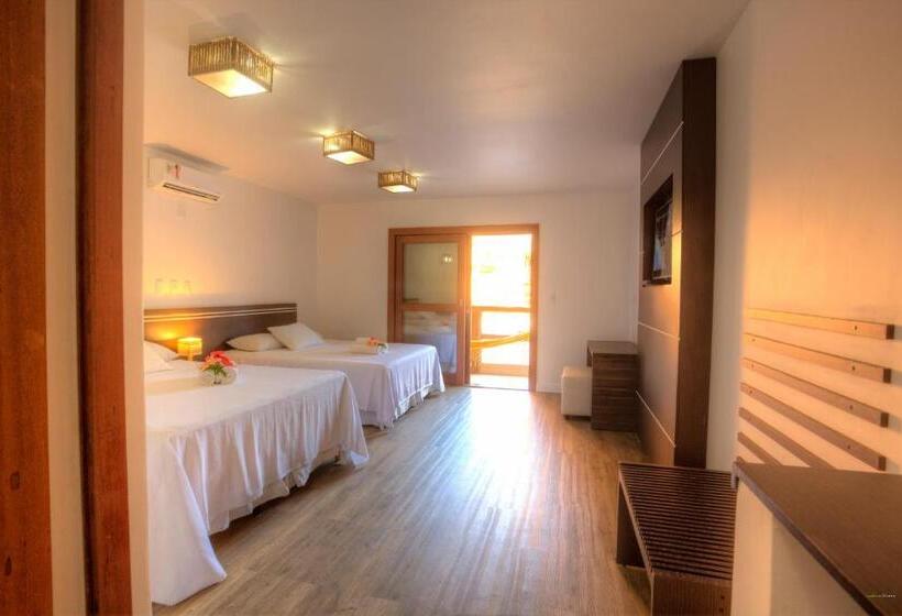 غرفة قياسية رباعية مزودة بشُرفة, Pousada Vila Do Dengo