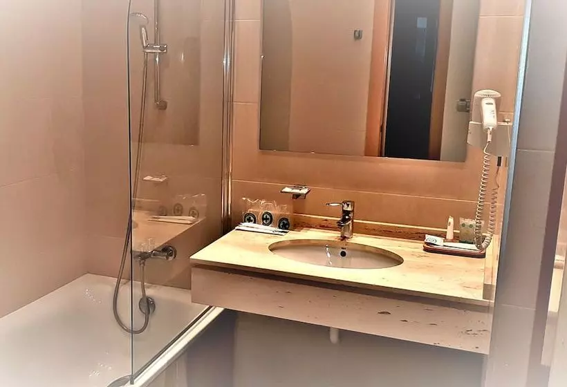 Standard Kolmen Hengen Huone, Villa Marcilla