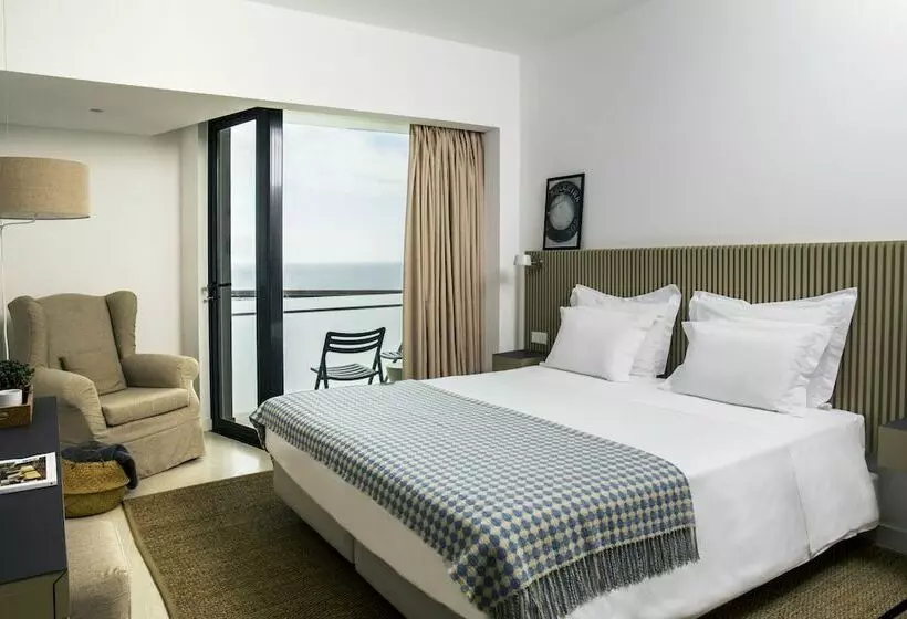 اتاق اساندارد با چشم‌انداز جانبی به دریا, Memmo Baleeira   Design Hotels