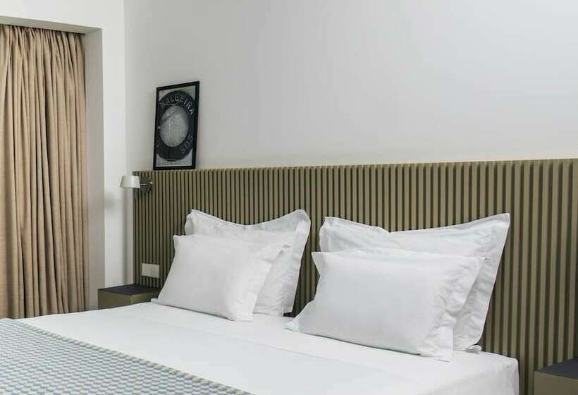 Quarto standard, Memmo Baleeira   Design Hotels