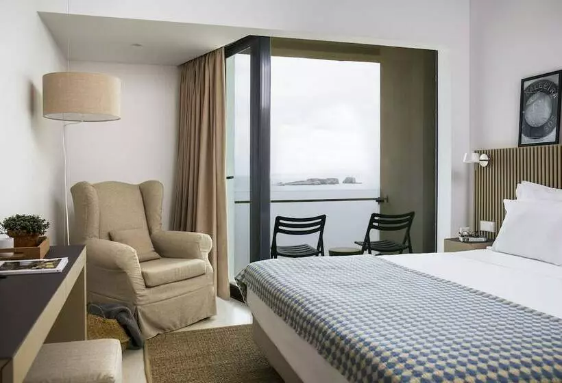 اتاق استاندارد با چشم‌انداز دریا, Memmo Baleeira   Design Hotels