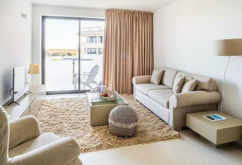 سوییت با چشم‌انداز باغ, Memmo Baleeira   Design Hotels