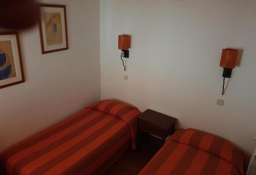 Четырехместный Номер Стандарт с Балконом, Verde Pinho Bed&breakfast