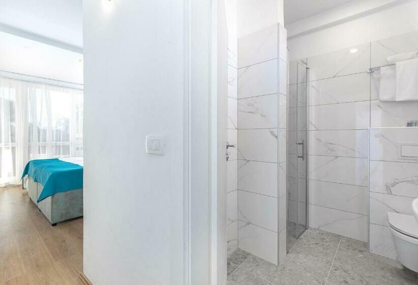 스탠다드 룸, Paviljoni Slaven