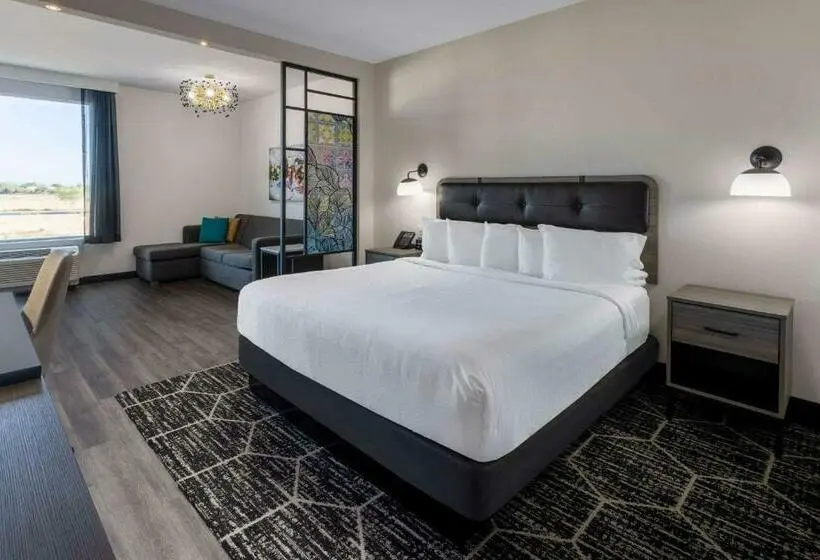 キングサイズベッドのデラックスルーム, La Quinta Inn & Suites By Wyndham Maricopa  Copper Sky