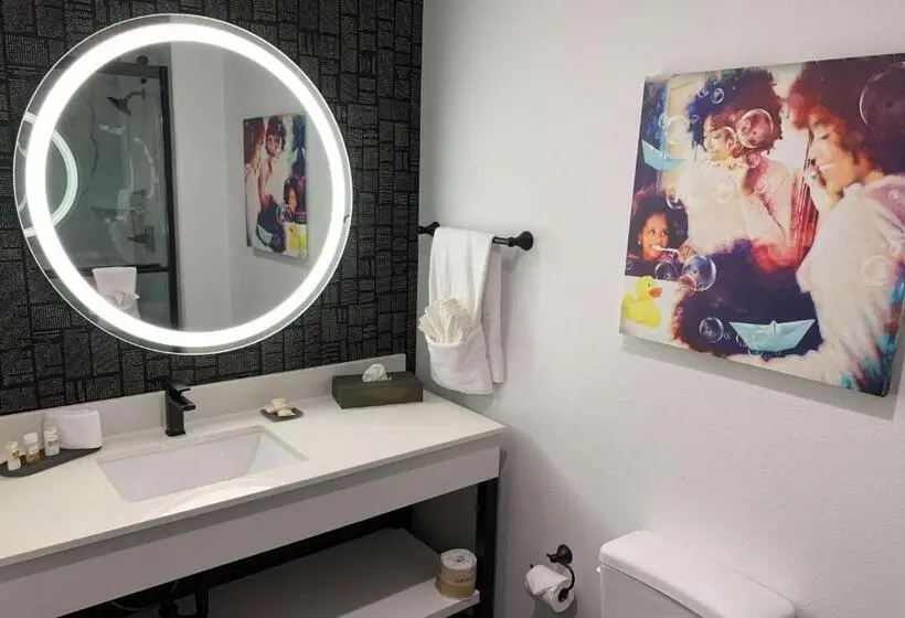 キングサイズベッドのスタンダードルーム, La Quinta Inn & Suites By Wyndham Maricopa  Copper Sky
