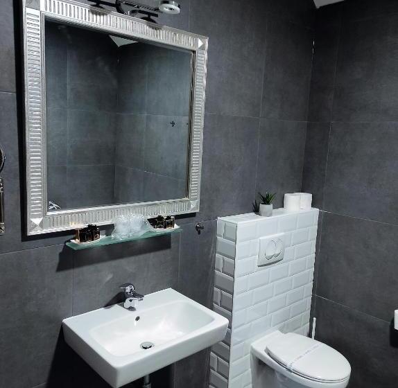 Семейный Номер, Waterfront Lodge