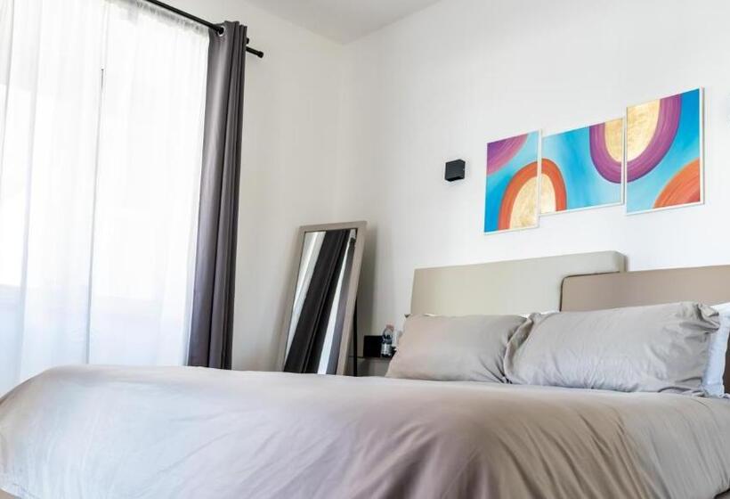 اتاق سوپریور با تخت بزرگ, Zeta Rooms