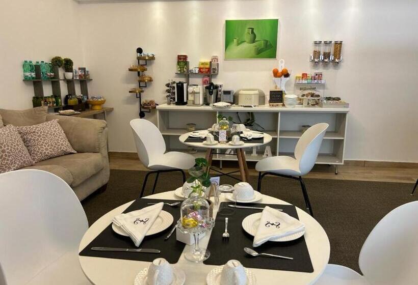 Номер Superior Кровать Кинг, Zeta Rooms