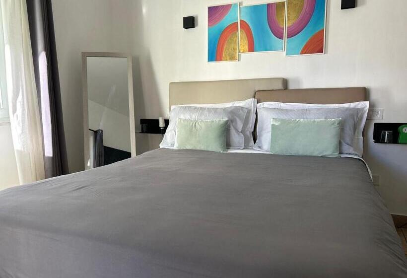 اتاق سوپریور با تخت بزرگ, Zeta Rooms