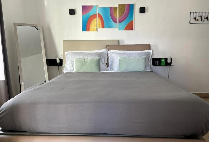 اتاق سوپریور با تخت بزرگ, Zeta Rooms