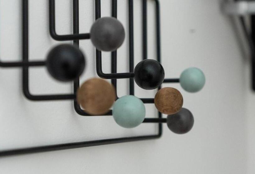 Полулюкс, Zeta Rooms