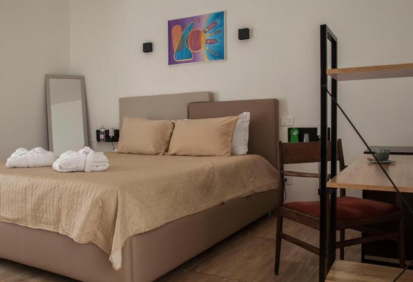 اتاق سوپریور با تخت بزرگ, Zeta Rooms