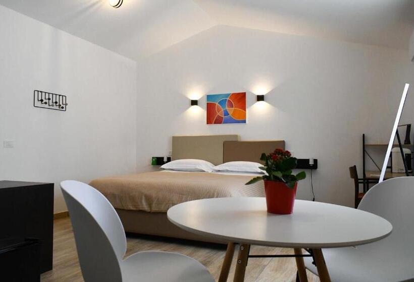 Полулюкс, Zeta Rooms