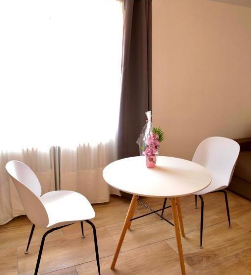 Полулюкс, Zeta Rooms