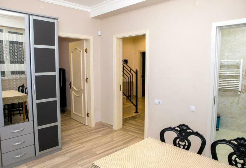 اتاق لوکس سه تخته, Blue Heaven