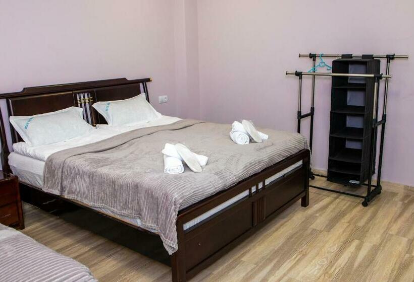 اتاق لوکس سه تخته, Blue Heaven