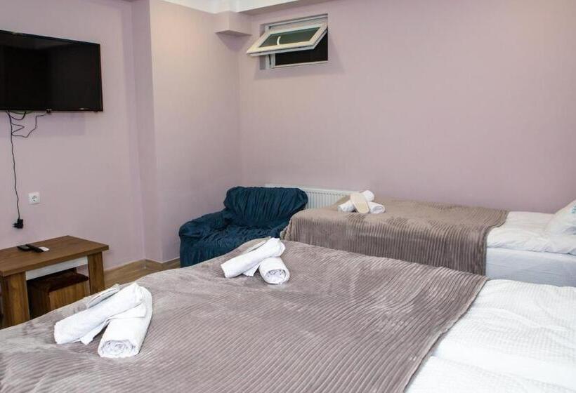 اتاق لوکس سه تخته, Blue Heaven