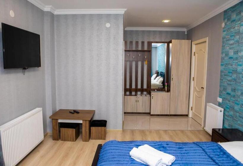 اتاق استاندارد چهار تخته, Blue Heaven