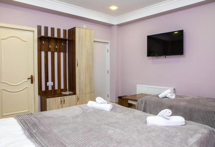 اتاق لوکس سه تخته, Blue Heaven