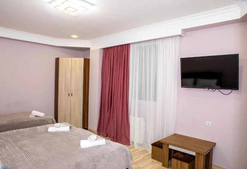 اتاق لوکس سه تخته, Blue Heaven