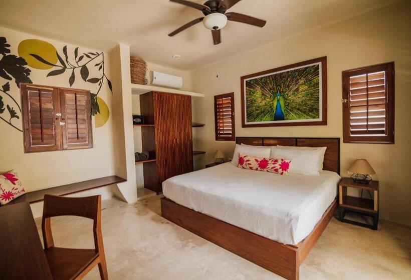 스위트 킹사이즈 침대, Blue Palm Bacalar