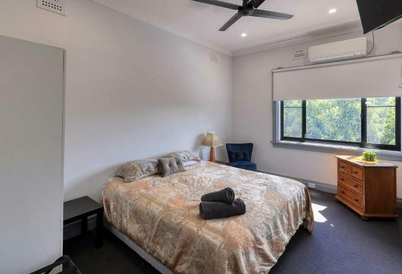 سوئیت با تخت بزرگ, Broadway